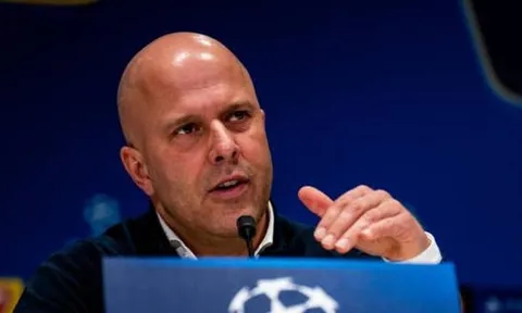 Liverpool thua PSV, Arne Slot vẫn tỏ ra lạc quan