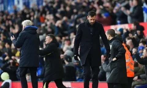 David Moyes giúp Everton hồi sinh, hủy diệt đội của Van Nistelrooy quá đậm