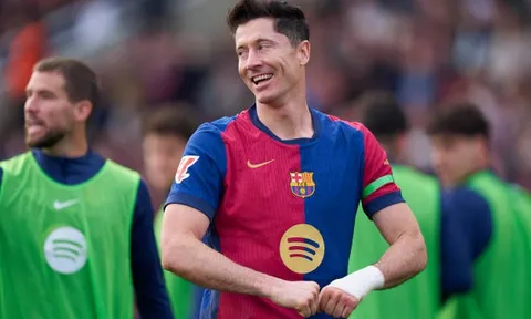 Lewandowski tỏa sáng, Barca bất bại 9 trận liên tiếp