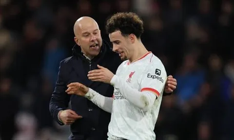 Liverpool và Arne Slot có lý khi “phớt lờ” kỳ chuyển nhượng mùa đông
