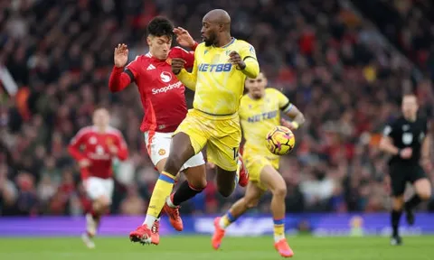 "Man United là đội bóng rất tệ trong hiệp một"