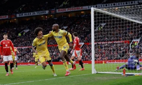 MU thua bạc nhược tại Old Trafford, để cho Tottenham phả hơi nóng