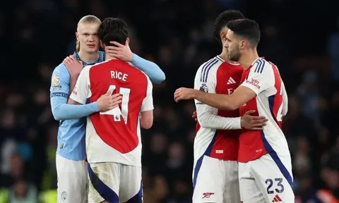 Man City thua thảm, cha của Haaland chế nhạo Arsenal