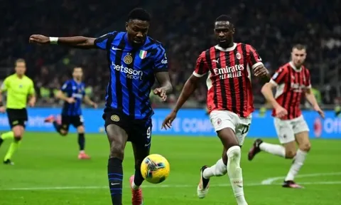 Inter thoát thua phút 90+3', Roma hòa kịch tính Napoli trong trận cầu nghẹt thở