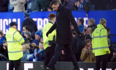 Không thể mua sắm, Van Nistelrooy cứu Leicester bằng cách nào?