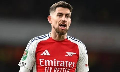 NÓNG! Nhà vô địch EURO chia tay Arsenal