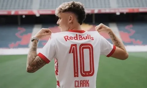 Rời Liverpool, ngôi sao 19 tuổi tiếp tục phiêu bạt