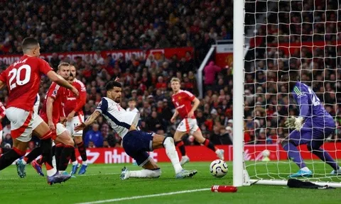 Đua trụ hạng Ngoại hạng Anh 2024/25: MU, Tottenham coi chừng