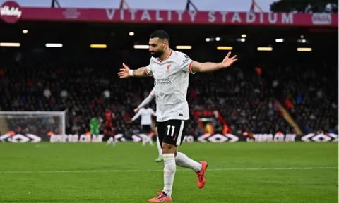 "Họ cần san sẻ gánh nặng ghi bàn với Salah ở Liverpool"