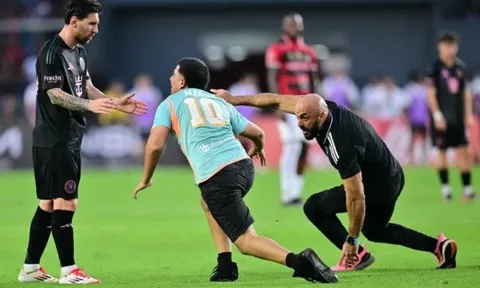 Vệ sĩ của Messi bị đốn hạ