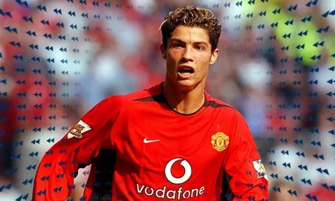 Manchester United tri ân Ronaldo