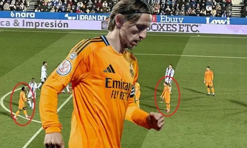 Modric nổi cáu với Vinicius