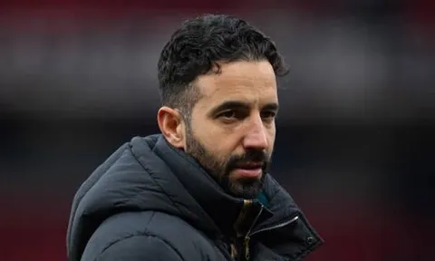 "Ruben Amorim không đủ trình độ để dẫn dắt Manchester United"