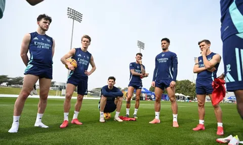 5 điểm nhấn buổi tập của Arsenal ở Dubai: Ben White tái xuất; Thử nghiệm gây sốc?
