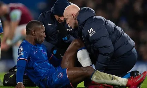 Cuộc khủng hoảng tiền đạo ở Chelsea