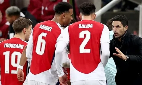 Gục ngã trước Newcaste, nhưng Arsenal không được quên nhiệm vụ quan trọng