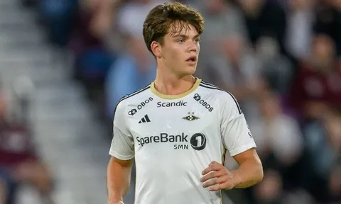 Mục tiêu của MU, Arsenal tiết lộ lý do chưa rời Rosenborg