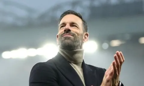 Ruud van Nistelrooy:  “Tôi mừng vì không phải phân tích đội hình của Manchester United''