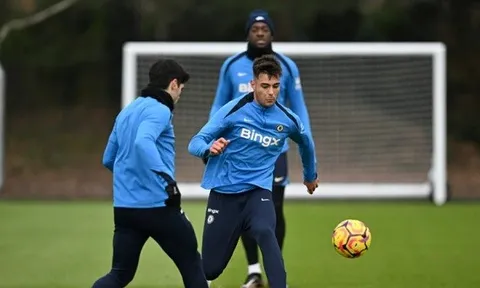 Chelsea có thể sử dụng thần đồng Aaron Anselmino ở FA Cup