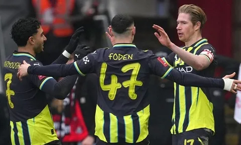 Phil Foden đá 300 trận cho Man City