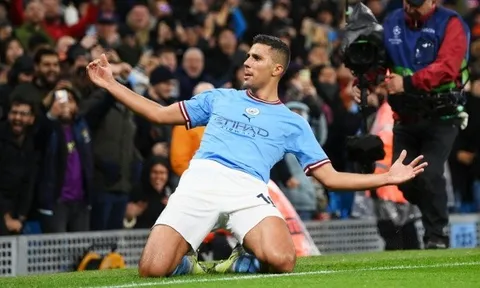 Toan tính của Man City với Rodri