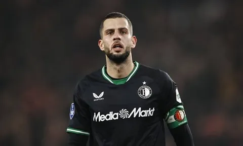 Arne Slot tiết lộ lý do không đưa trò cũ tới Liverpool