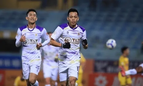 Văn Quyết lập cú đúp, Hà Nội nhấn chìm SLNA 3 bàn