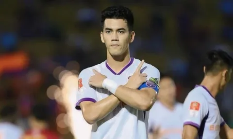 Tiến Linh vượt Xuân Son