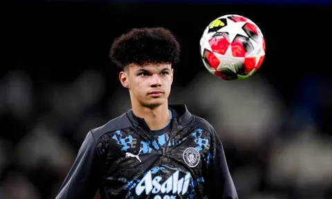 Man City quyết không để Chelsea thực hiện thương vụ "Cole Palmer 2.0"