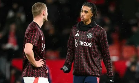 Paul Scholes: MU cần 7 tân binh, chỉ Leny Yoro xứng đáng giữ lại