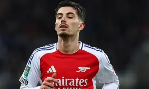 Hai cú sốc lực lượng ập đến với Arsenal của Arteta