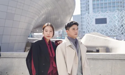 Nghệ sĩ violin Jmi Ko và CEO Trần Việt Bảo Hoàng nổi bật tại tuần lễ thời trang lớn nhất Hàn Quốc