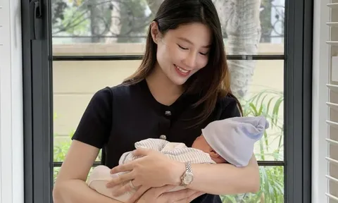 Diễm My 9X hạnh phúc khoe ảnh mẹ tròn con vuông, em bé quá đáng yêu ai cũng phải "trộm vía"