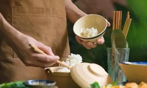 Vì sao người xưa kiêng kỵ xới cơm một lần? Lý do nhiều người không biết