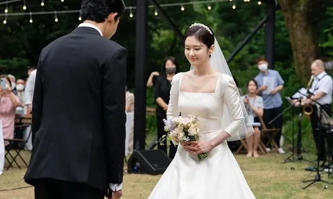 "Mỹ nhân không tuổi" Jang Na-ra: 25 hoạt động nghệ thuật vẫn bối rối trước ống kính của chồng trẻ kém 6 tuổi