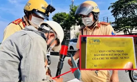 Từ 15/2/2025: Đã mua bảo hiểm xe máy mà không làm việc này vẫn bị CSGT thổi phạt