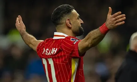 Salah dẫn dắt Liverpool bằng mùa giải Premier League hay nhất lịch sử