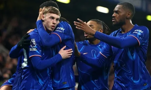 Cú xoay chuyển chóng mặt của Chelsea