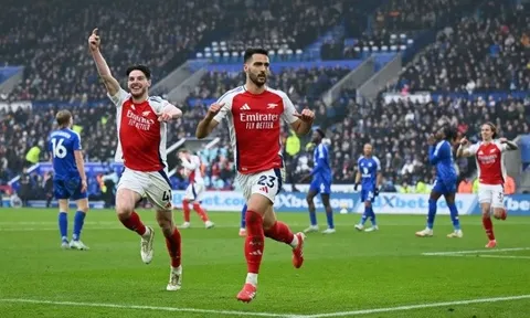 Người hùng bất đắc dĩ: Arsenal có 'số 9' mới tới cuối mùa