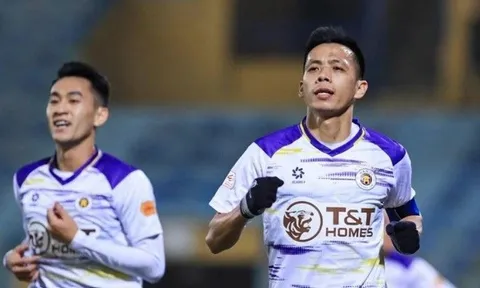 Văn Quyết đi vào lịch sử V-League tính về số tiền lót tay