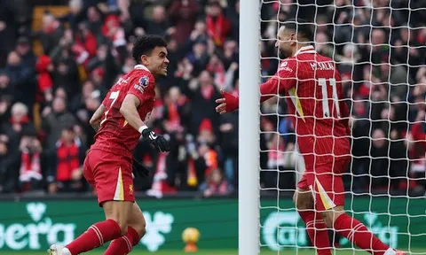 Hạ Wolves, Liverpool lại khiến Arsenal thất vọng trong cuộc đua vô địch EPL