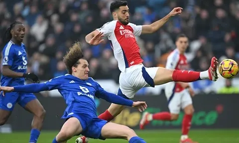 Hai mặt sáng tối của Arsenal sau chiến thắng Leicester