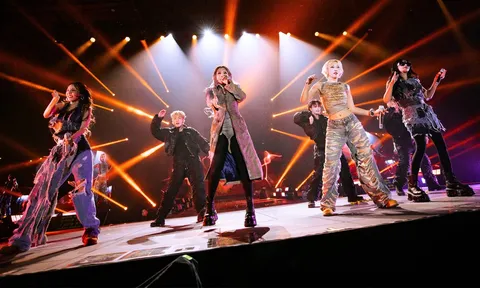 2NE1 bùng nổ với 2 đêm diễn tại TP.HCM thuộc tour diễn châu Á