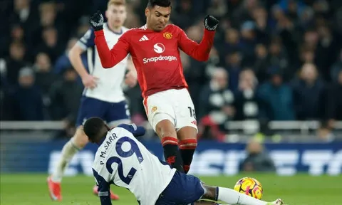 Casemiro vừa tiến gần hơn đến cánh cửa rời MU