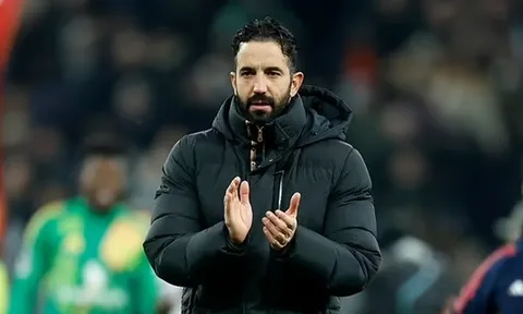 Man United sa sút: Neville cảnh báo Amorim cần thời gian thích nghi