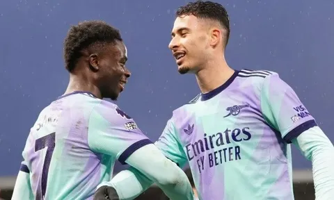 Arsenal đón cú hích Saka