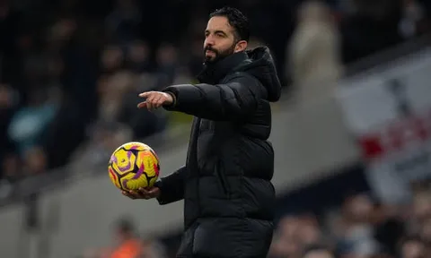 Man United và hơn 250 triệu bảng cho 5 bản HĐ nâng cấp "trục dọc"