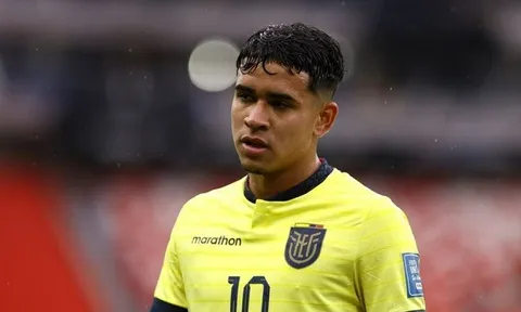 Lý do tân binh Kendry Paez đã có mặt tại Chelsea ngay từ lúc này