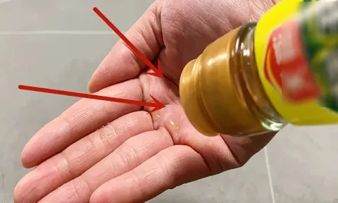 Xoa đều giấm trong lòng bàn tay: Đơn giản mà tác dụng tốt cho cả nam và nữ