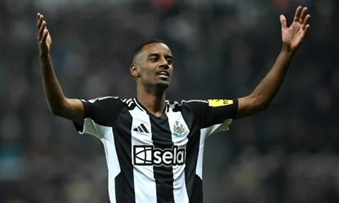 Alexander Isak sẽ là bản hợp đồng lý tưởng dành cho Liverpool?